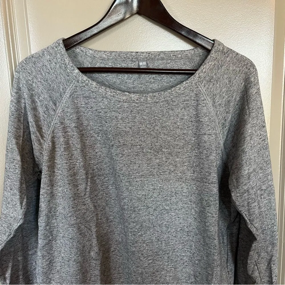 Uniqlo Grey Crewneck Sweater - Image 2