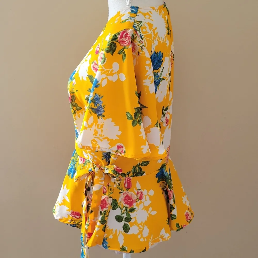 Live 4 truth yellow floral blouse size large - Image 5