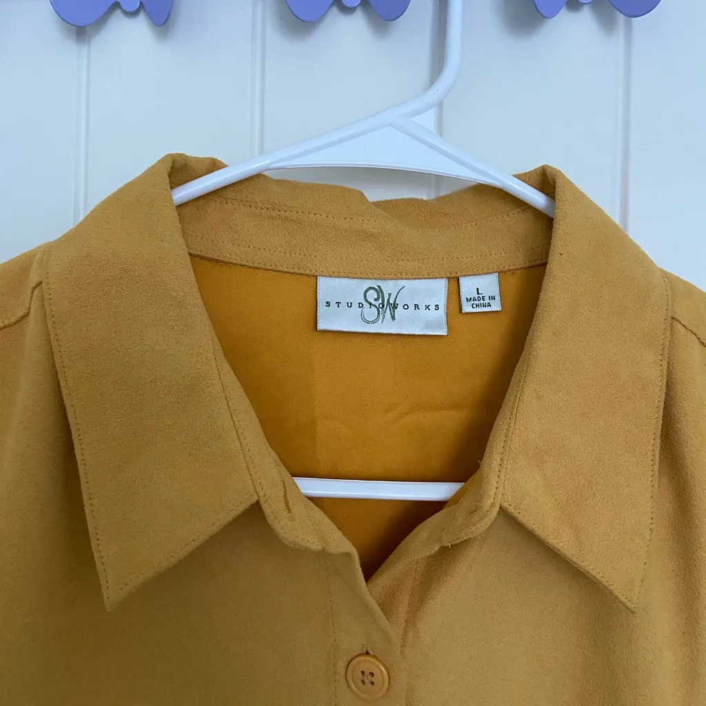 EUC Studio Works faux suede women’s deep yellow soft button down shirt large - Image 2