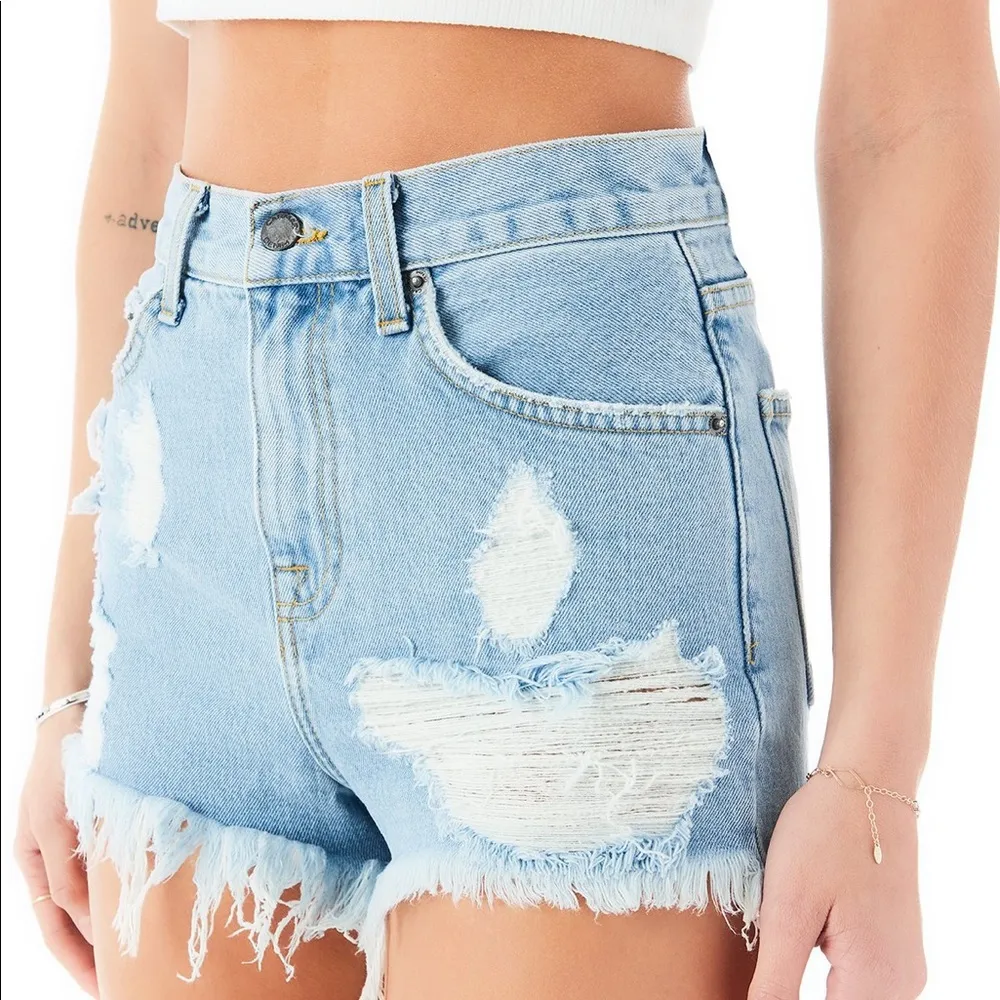 NWT  Carmar Blue Denim Distressed Shorts Size 25 - Image 2