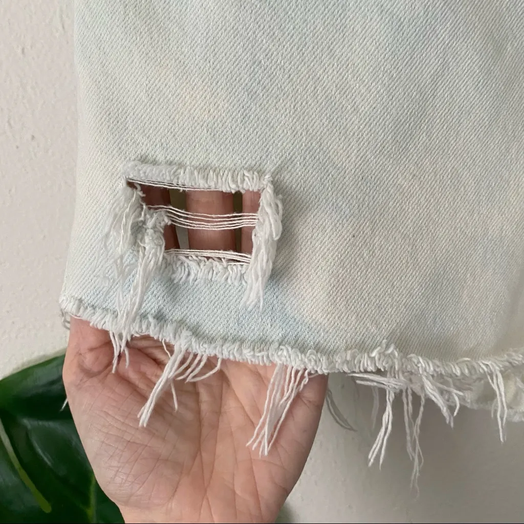 Bonjour Retro High Waisted Frayed Hem Jean Shorts Dip Dye Denim Size 27 - Image 4