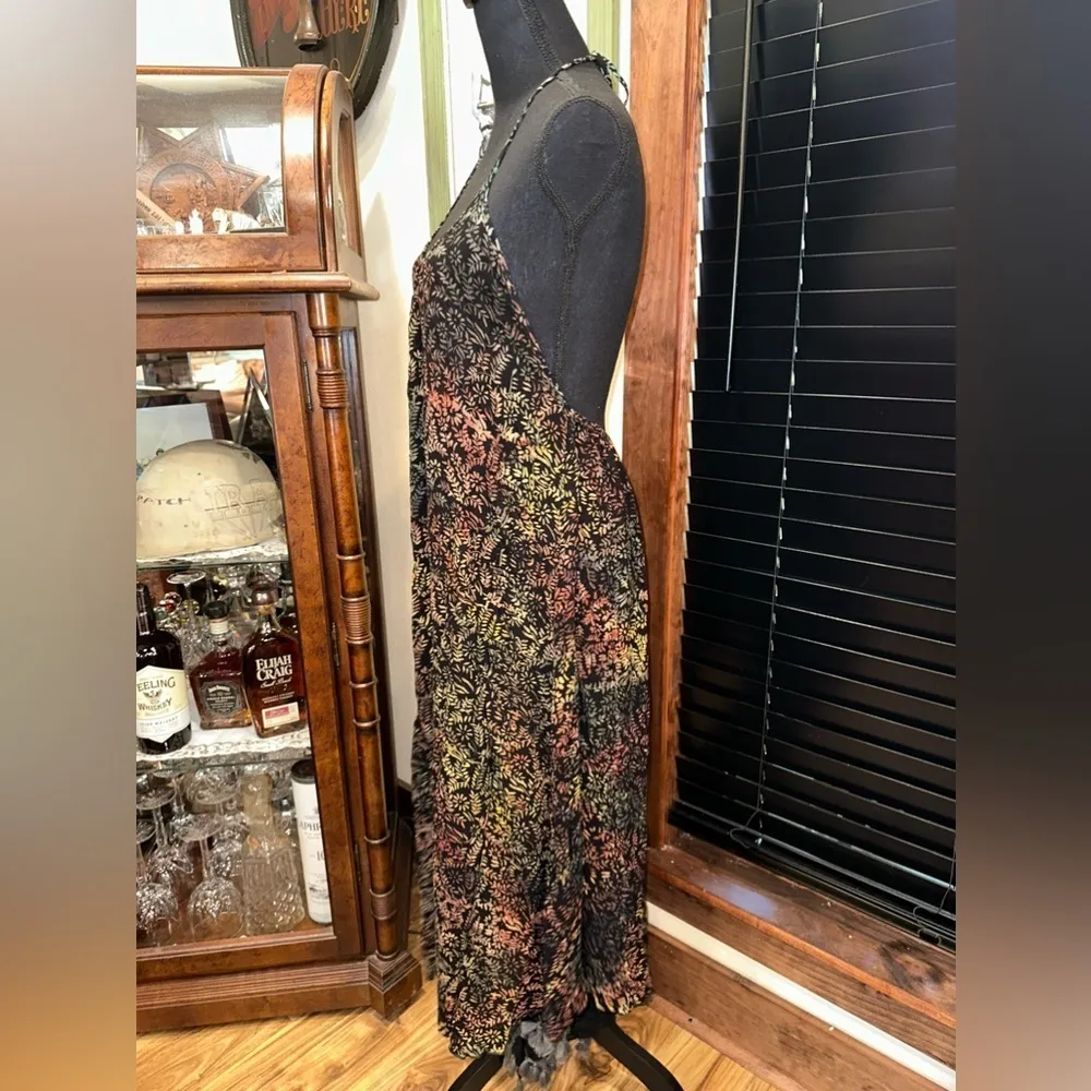 EUC ZARA BLACK RED FLOWING HALTER BATIK PRINTED TASSELS low cut back - Image 4