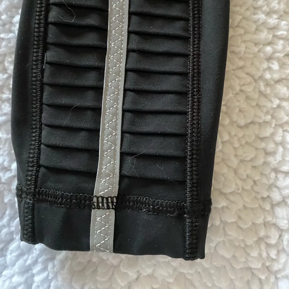 Lululemon Run: Back On Track Crop Black Size 8 - Image 8