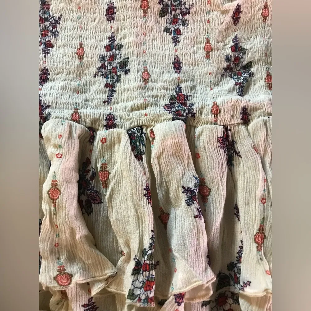 California Gypsy Women’s Ruffled and Crinkled Floral Tube Top Size L - Image 2