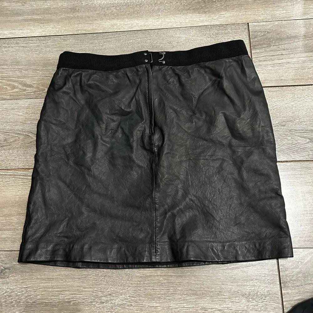 Loft Black Faux Leather Career Mini Skirt - Image 3