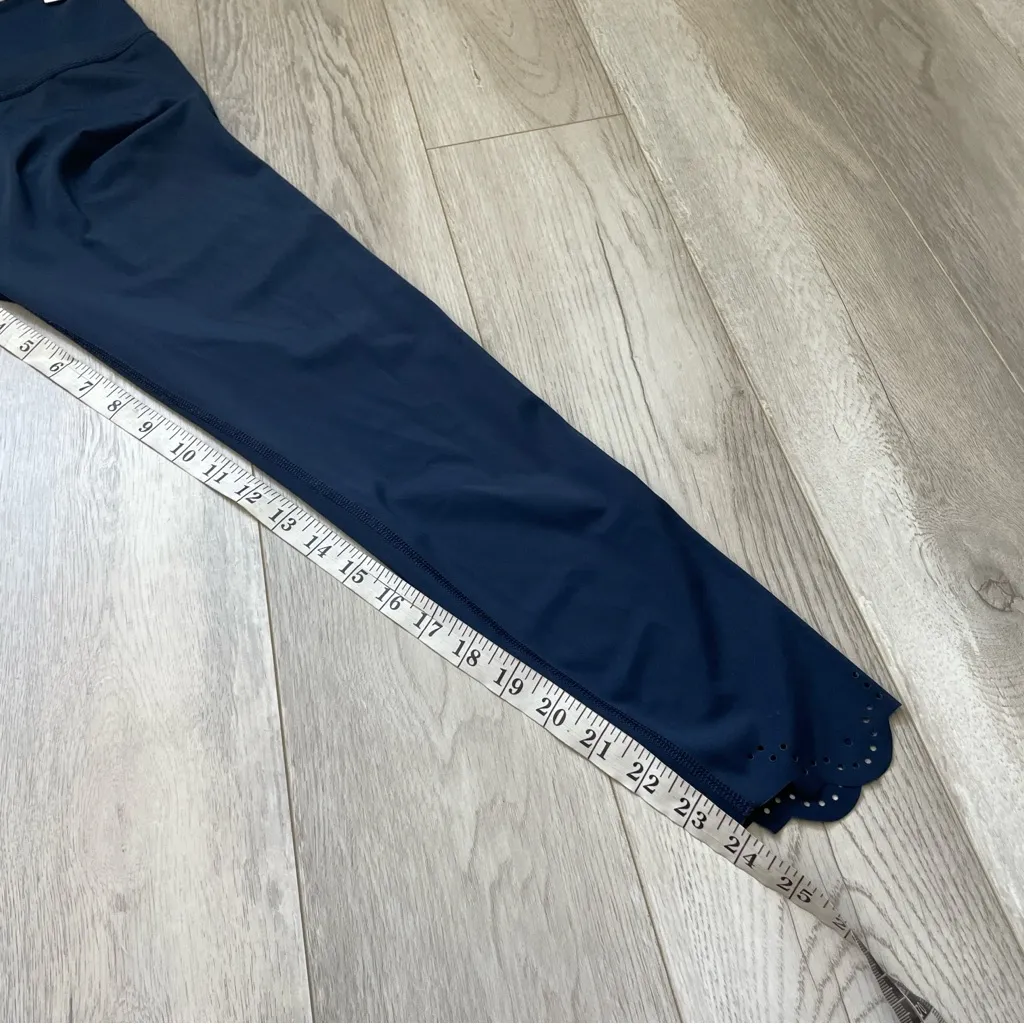 Beyond Yoga Leggings cruz scalloped laser cut womens Navy Blue (medium) workout - Image 3