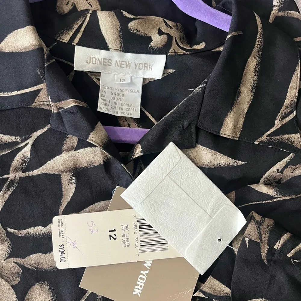 Jones New York Black and Beige Patterned Shirt - Image 2