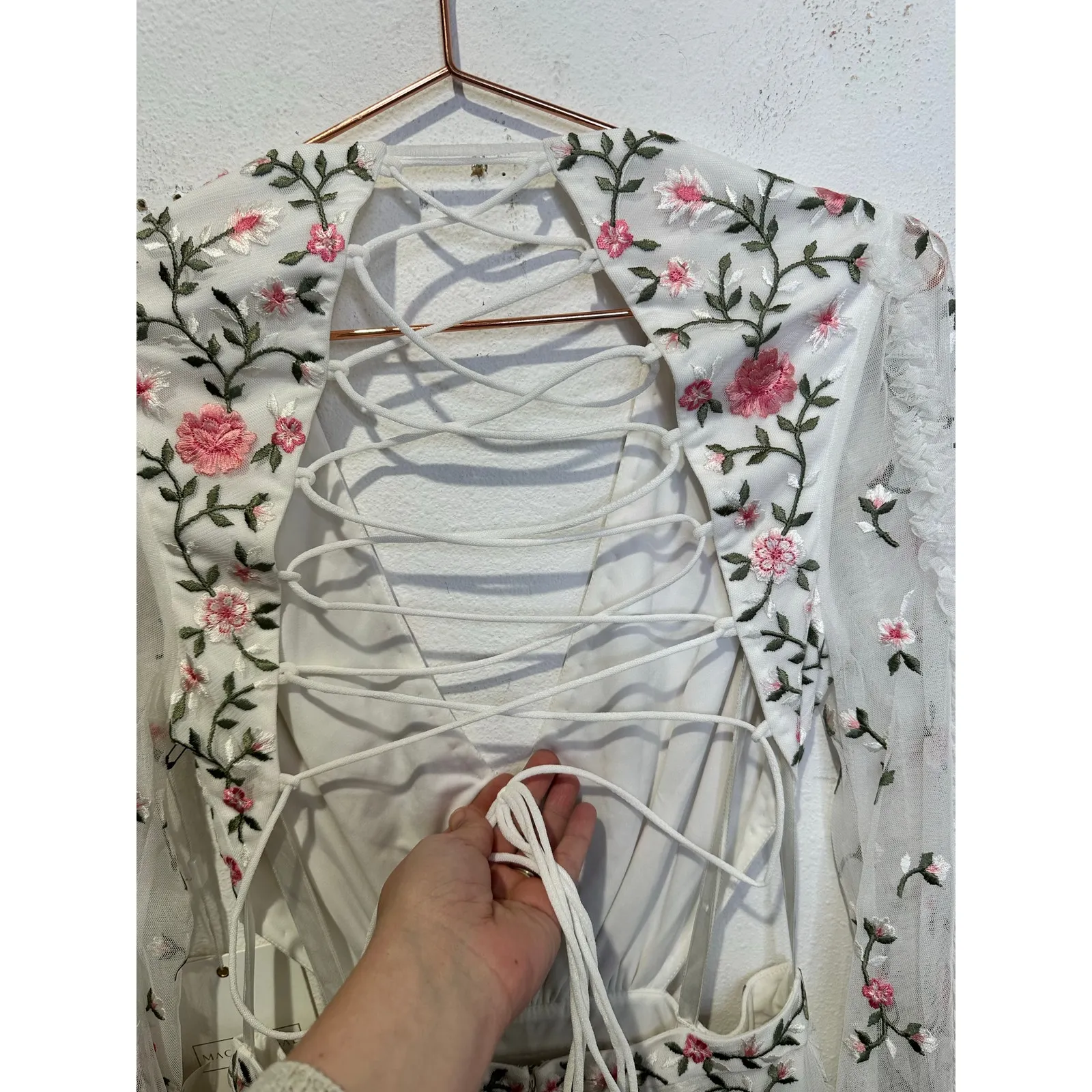 MAC DUGGAL White Floral Embroidered Mesh Sleeve Lace Up Back Dress size 6 NWT - Image 15