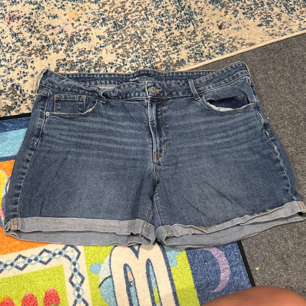 3 PAIRS OF Old Navy Classic Blue Jean Shorts - Image 4