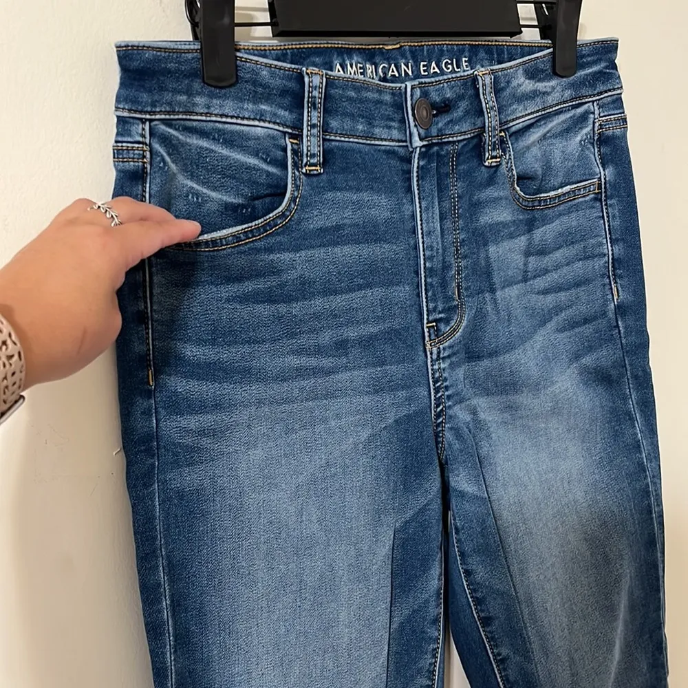 American Eagle Ne(x)t Level Stretch Hi-Rise Medium Wash Denim Jegging Size 10 - Image 4
