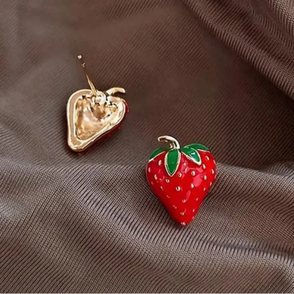 🍓 Strawberry studs post earrings Cute fruit gift girls adult red gold New - Image 2