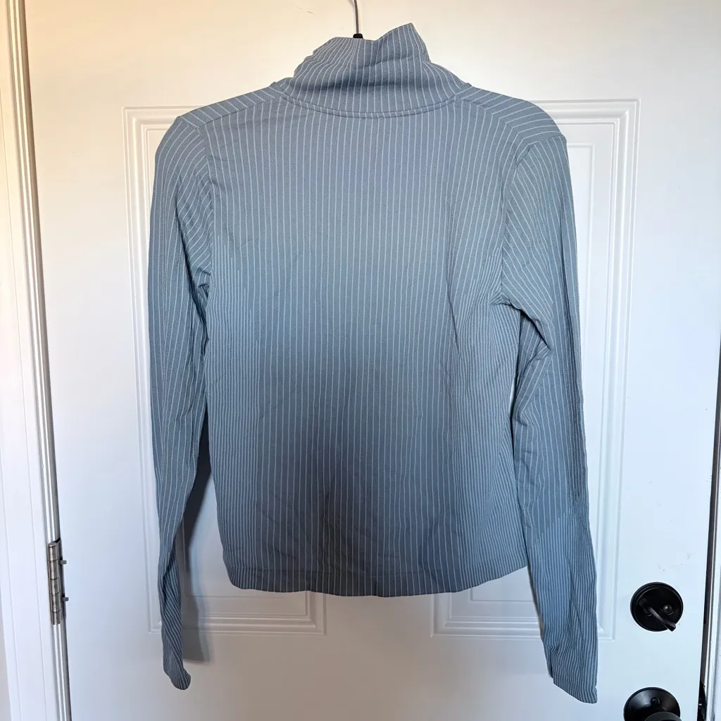 NWOT Athleta Flurry Seamless Henley Small - Image 4