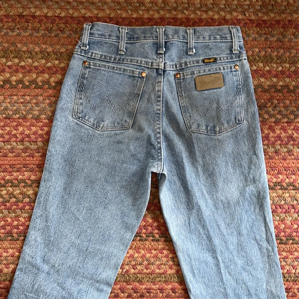 WRANGLER LIGHT WASH DENIM EQUESTRIAN COWBOY JEANS - Image 4