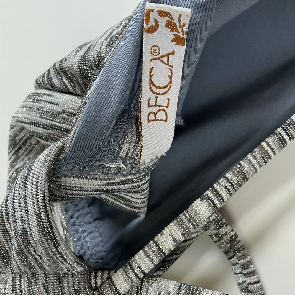 Becca  Gray Patterned Bikini Top A0240 - Image 4