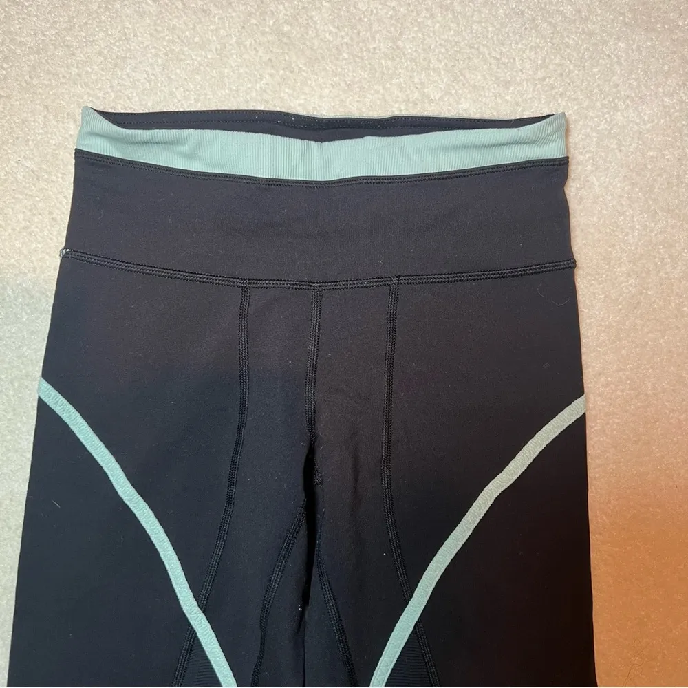 Lululemon Roll Out Crop Black / Fresh Teal Leggings Full On Luon Mid Rise Size 4 - Image 3