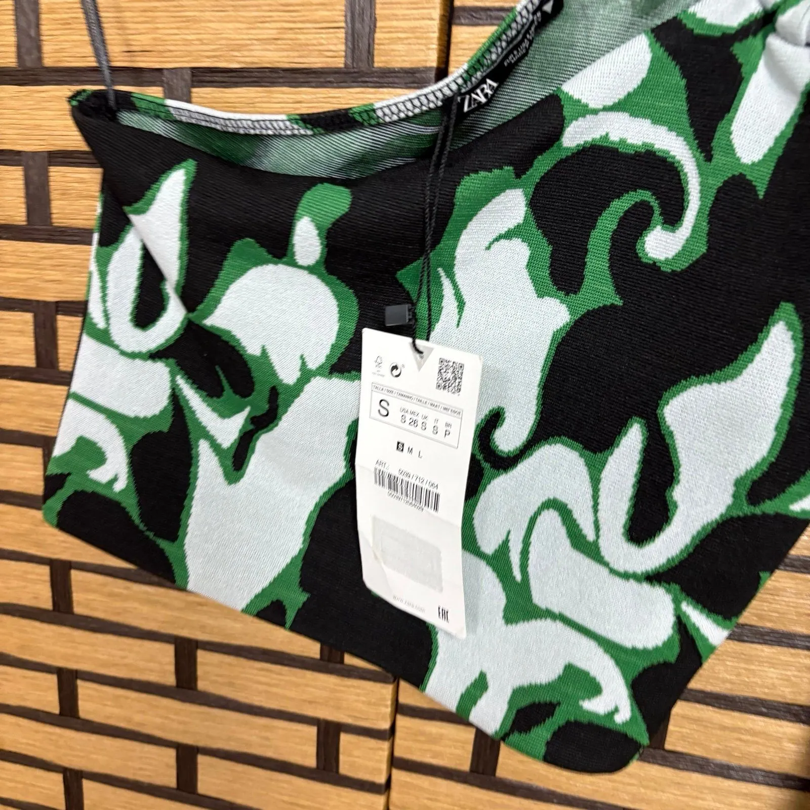 Zara Navy And Green One Shoulder Crop‎ Top Size Small - Image 4