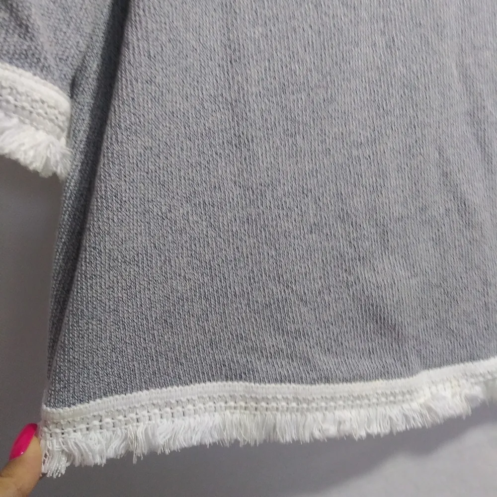 J.Jill Women’s  Gray 3/4 Sleeve Knit Top Fringe Detail Size L - Image 5