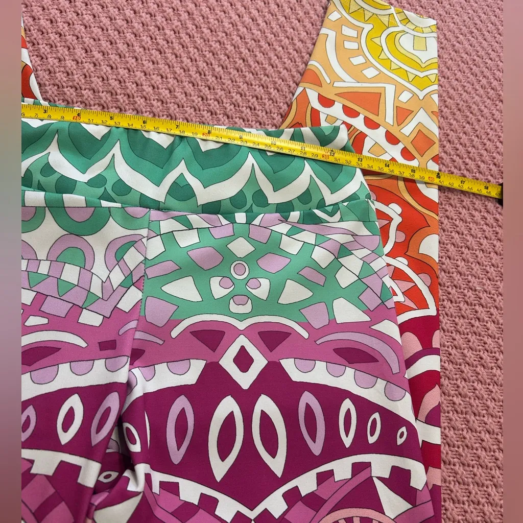 PETER P POPOVITCH Green and Pink Ombré Mandala Leggings Size M - Image 9