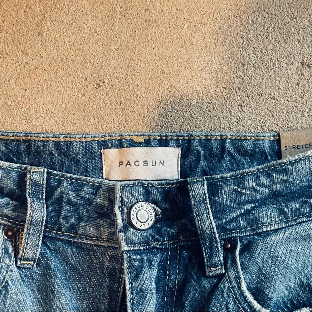 PACSUN Stretch Mom Jeans New with Tags - Image 4