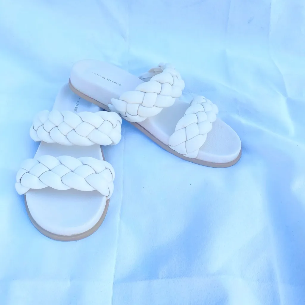 Banana Republic Cream Braided Sandals Size 9 - Image 2