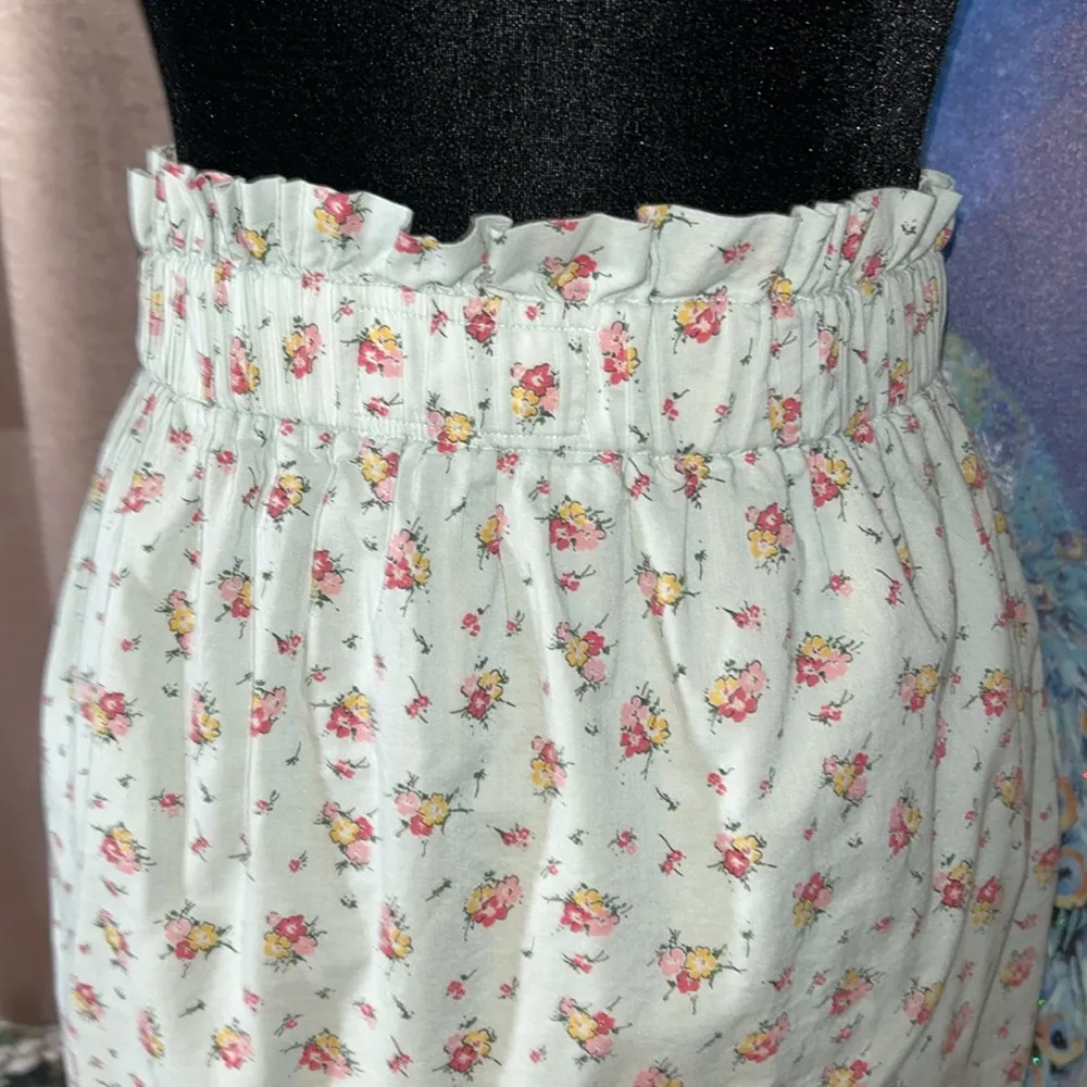 Size 4 High Waistband Floral Skirt - Image 7
