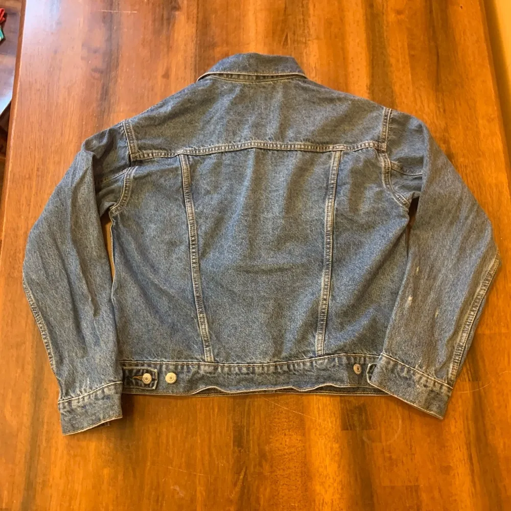 Old Navy Medium Blue Denim Jacket Classic Button Pockets 90’s Worn Look casual - Image 8