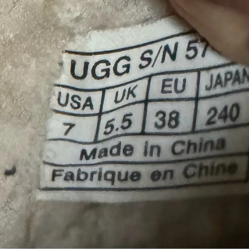 UGG Women cold‎ weather slip one, size 7 - Image 3