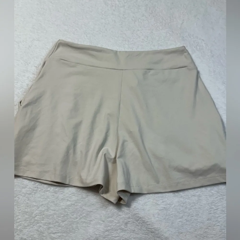 NWT Susana Monaco Pleated Short, Blanched Almond in Size M - Image 13