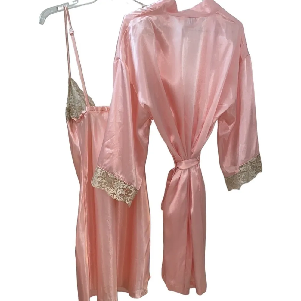 Victoria’s Secret pink satin robe and chemise with beige lace. Pink label.Size S - Image 2