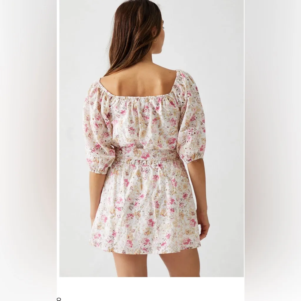 MINKPINK Cecile Mini Dress Size XS NWT Puff Sleeve Floral Eyelet - Image 3