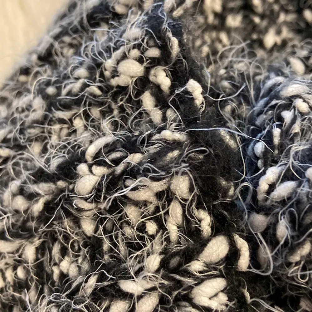 True North Infinity Scarf black and white brand new - Image 7