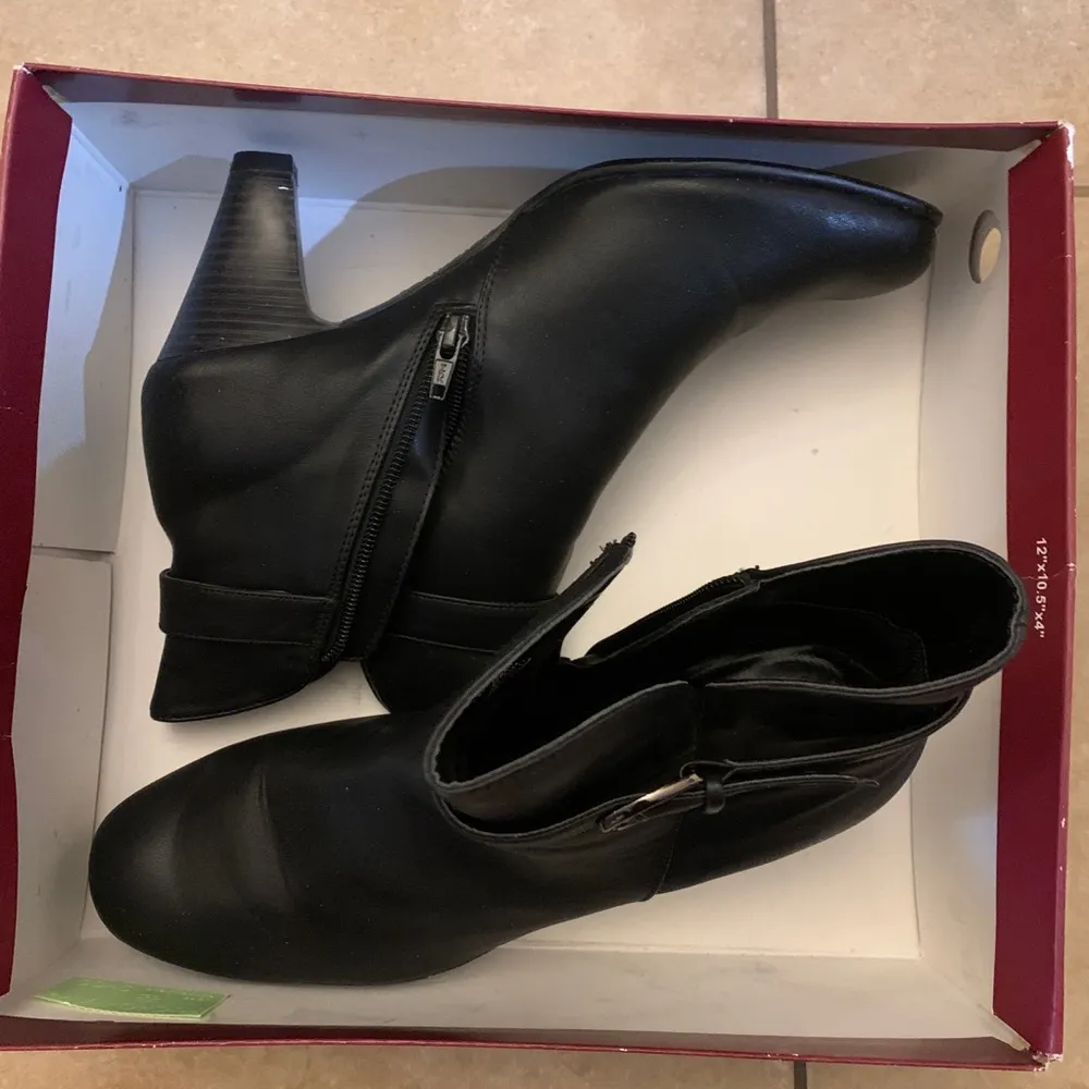 Never Worn Black Heel Boots Size 9.5 - Image 2