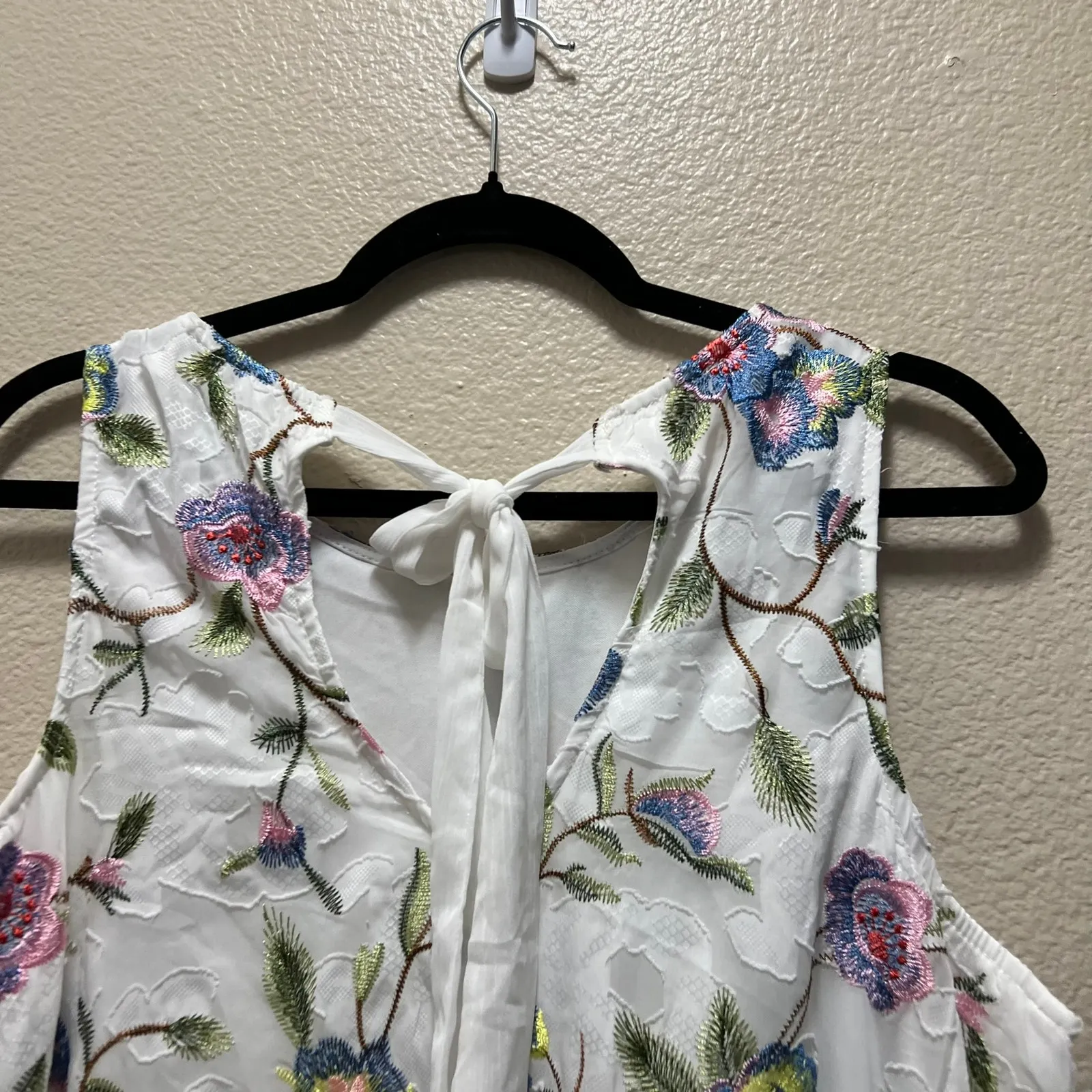 ECI Mini Dress White Multicolor Embroidered Floral Flare Sleeveless Back Zip L - Image 5