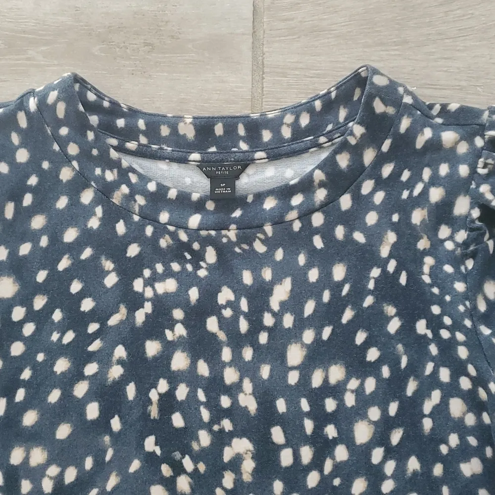 Ann Taylor Puffed Sleeve 3/4 Sleeve Sweatshirt Top - Image 3