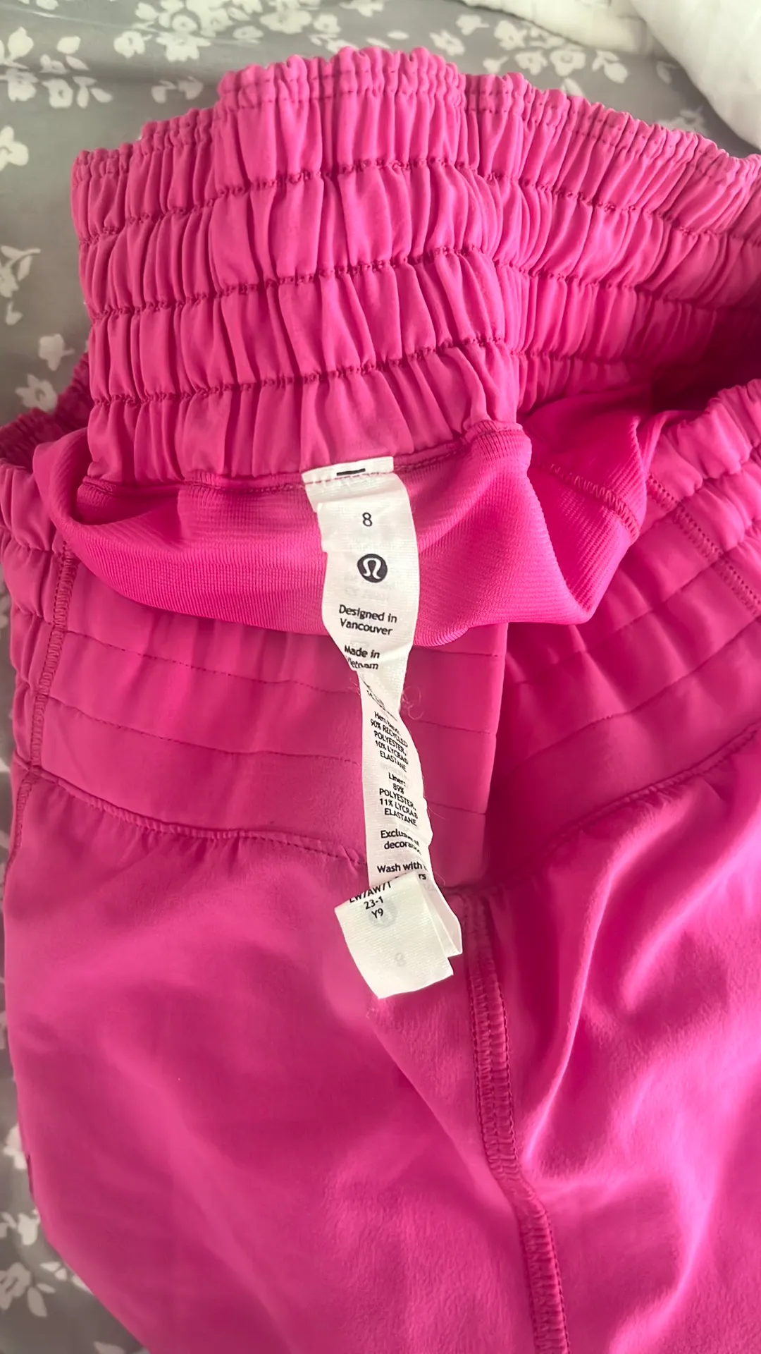 Shorts Size 8 HR Pink - Image 3