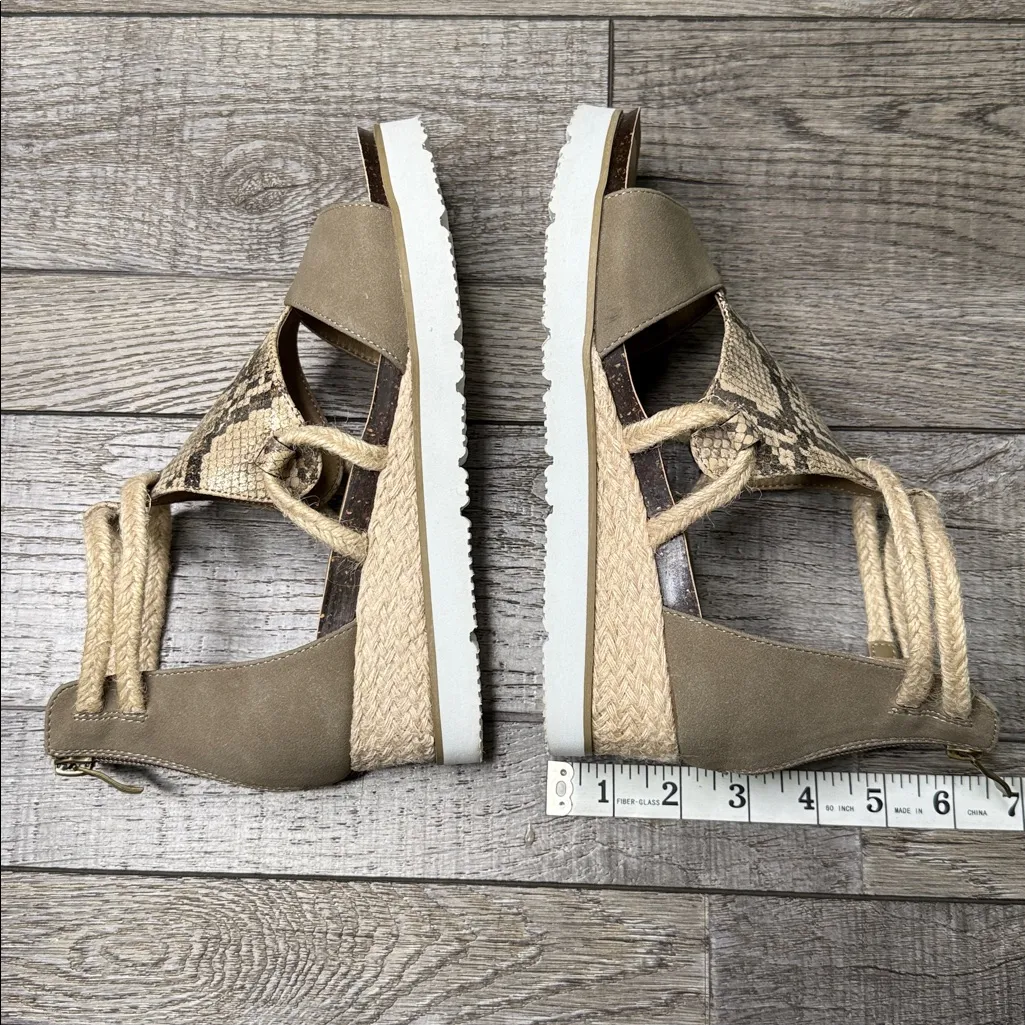 Boutique By Corkys Beige and Brown Snake Print Sandals Size 8 - Image 4