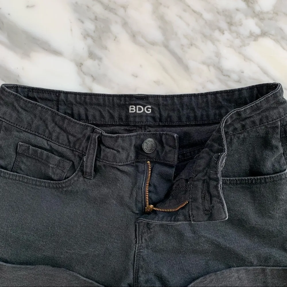 BDG Black Mid Rise Shortie Jean Shorts | Sz 26 - Image 4