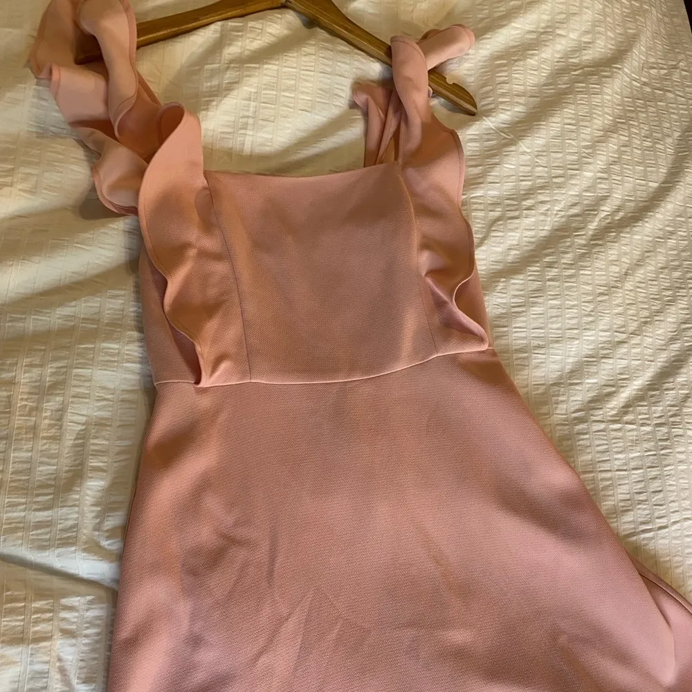 BCBGeneration Pink Ruffle Sleeve Dress Size 6 - Image 5