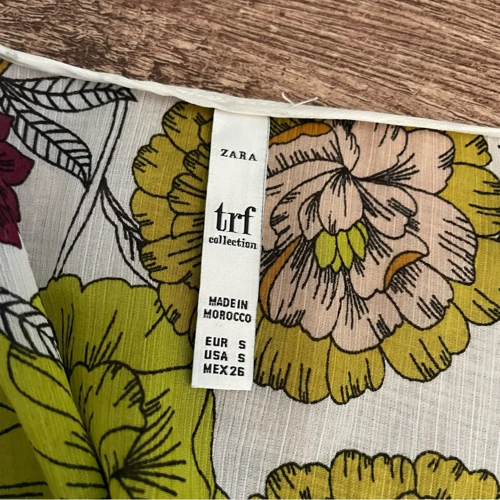 Zara TRF Collection Retro Floral Full Wrap Blouse Size Small - Image 3