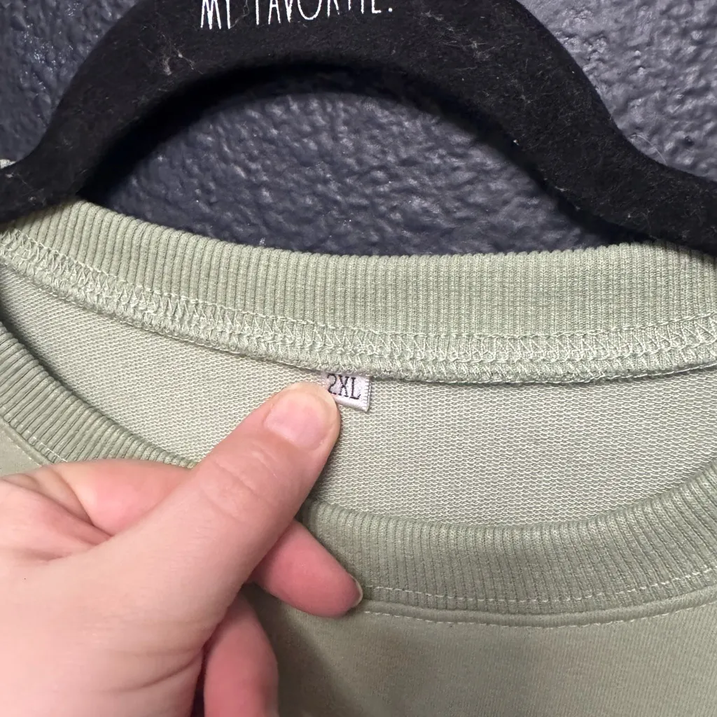 Women’s Sage Green Elephant Crewneck Sweatshirt Size 2X - Image 3