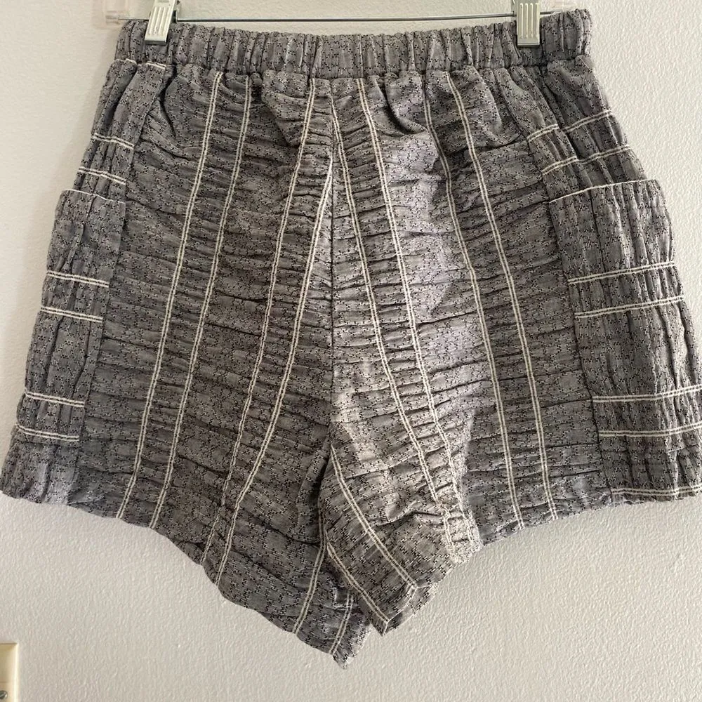 Doe & Rae grey drawstring shorts with pockets S - Image 6