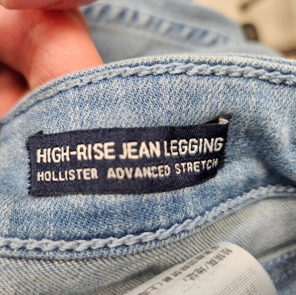 HOLLISTER Skinny Jean Leggings - Image 5