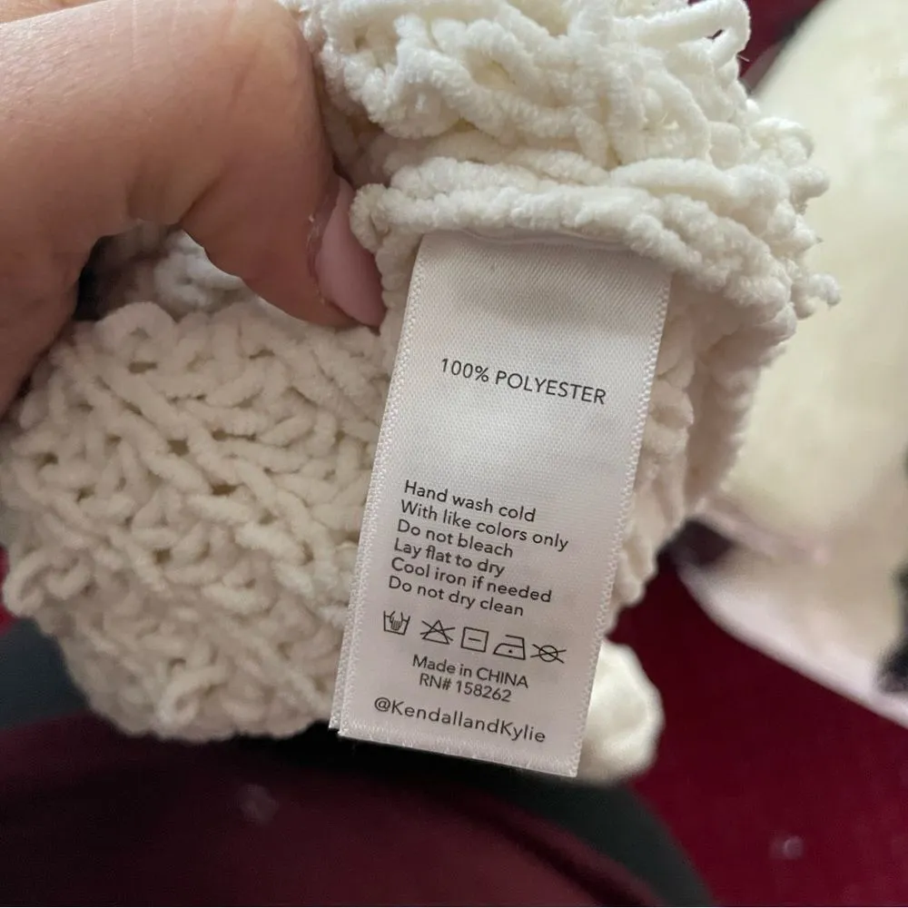 Kendall and Kylie Crowl Neck Chenille Sweater- Size Small - Image 6