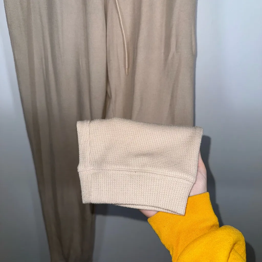 PINK Victoria’s Secret Waffle Knit Pajama Bottoms Beige Joggers Medium - Image 3