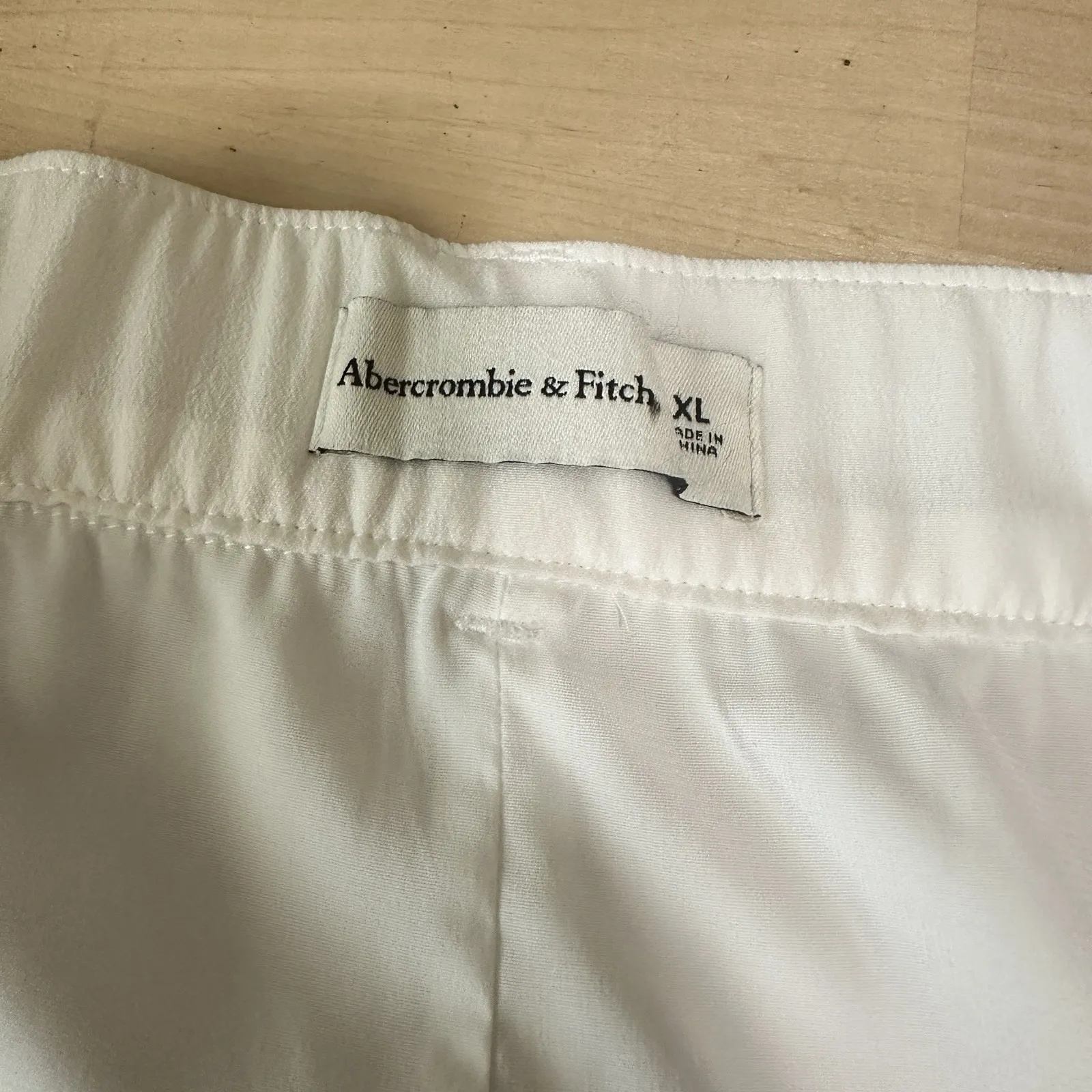 A&F Abercrombie & Fitch High Rise Premium Crepe Tailored Shorts Size XL‎ Creme - Image 6