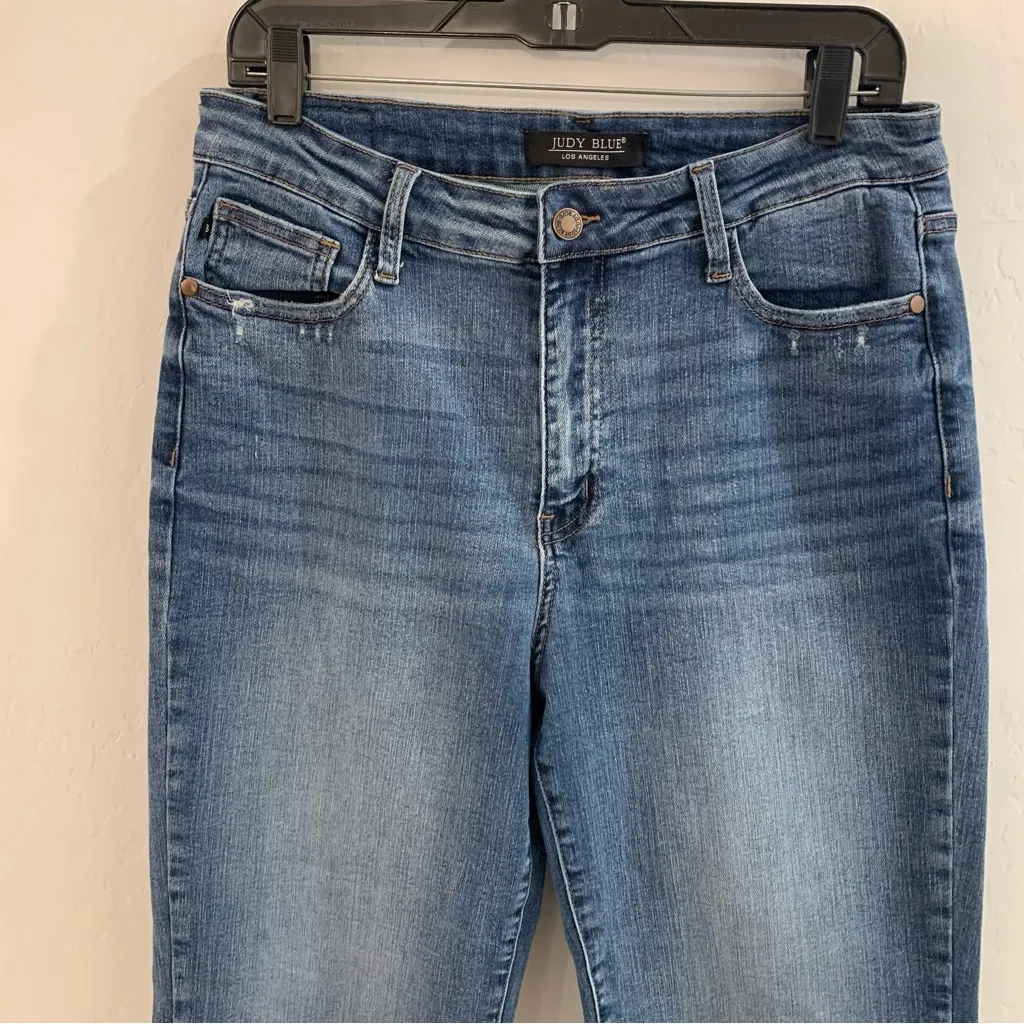 Judy Blue Straight Leg Capri High Rise Distressed Jeans Size 13/31 - Image 4
