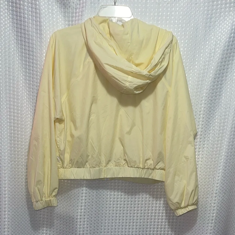 JUNIOR'S PINK REPUBLIC YELLOW CROPPED WINDBREAKER JACKET M MRSP $54.00 - Image 3