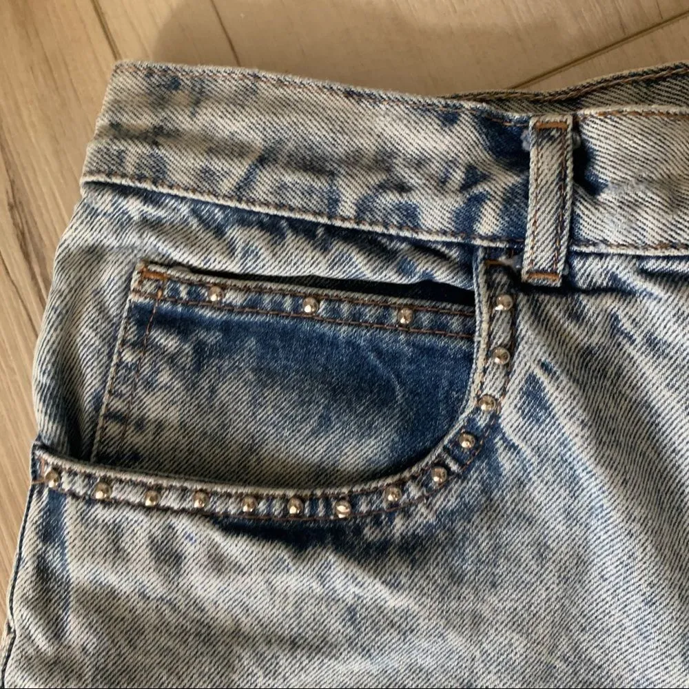 Vintage acid washed studded MOM denim jean shorts Y2K Blue Size undefined - Image 4