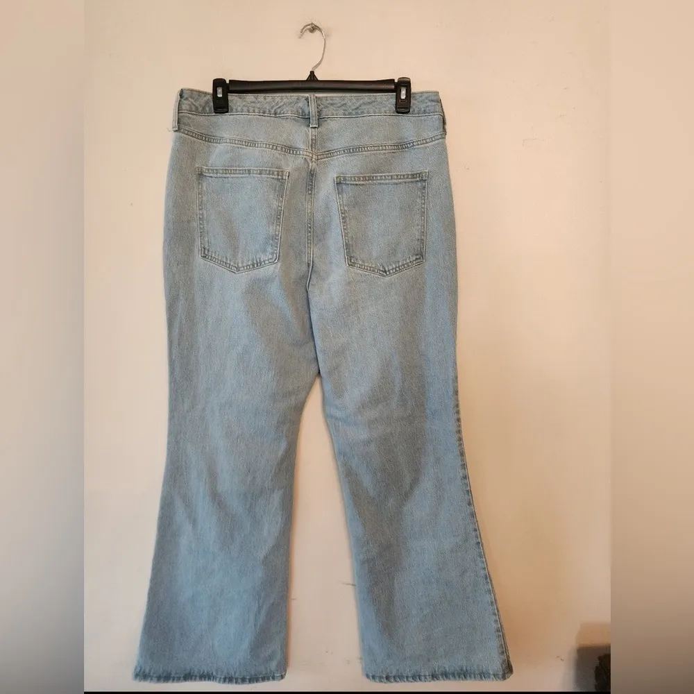 Universal Thread Women's Flare Jeans High-Rise size 17 regular - Image 4