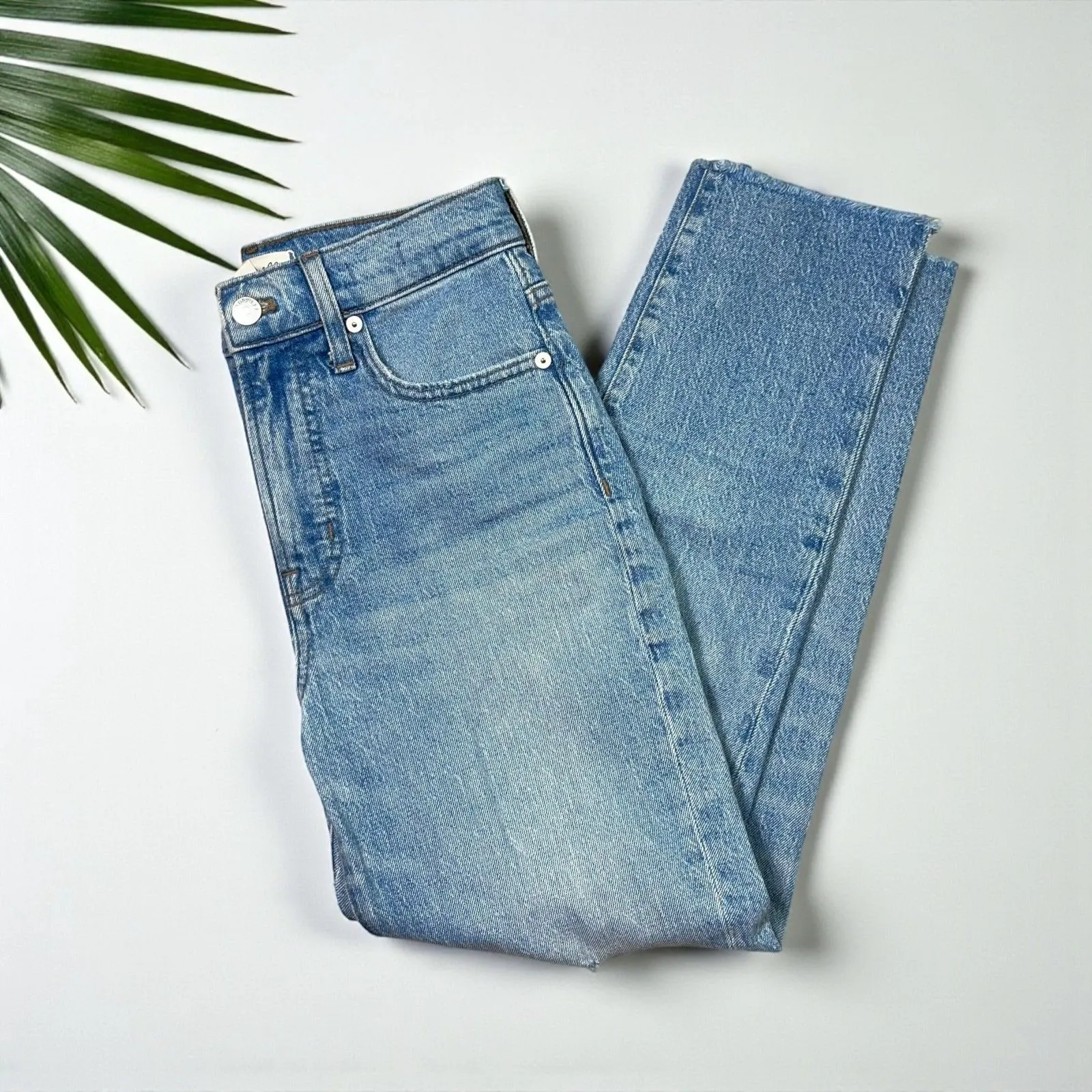 Madewell Perfect Vintage Crop Jean in Rosabelle Wash: Comfort Stretch - Image 5